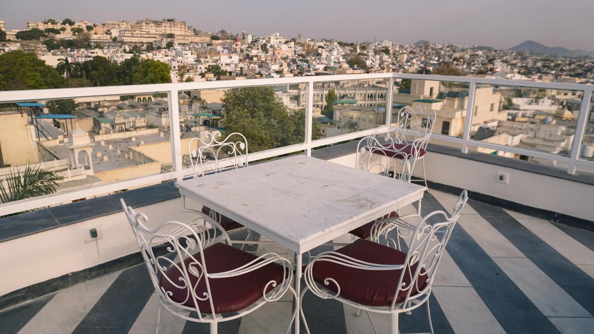 Hotel Naren Villa 우다이푸르 외부 사진